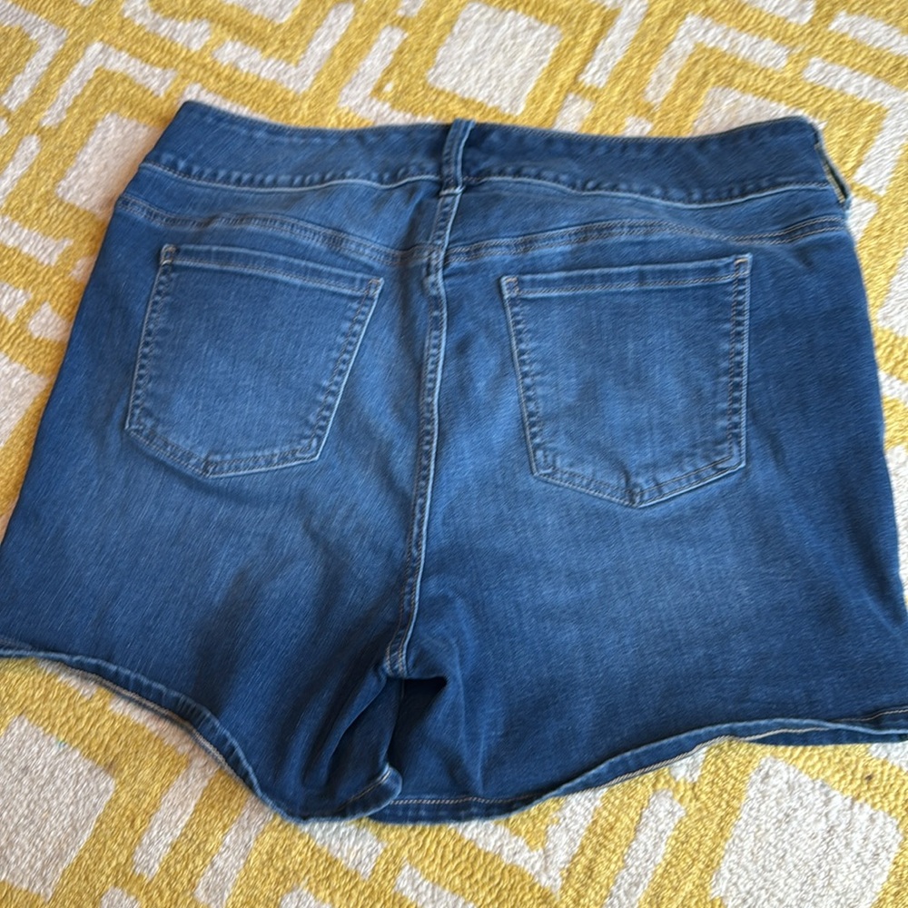 Torrid bundle 2) shorts Black and Blue Jean Shorts black raw hemline size 18 - Picture 5 of 10